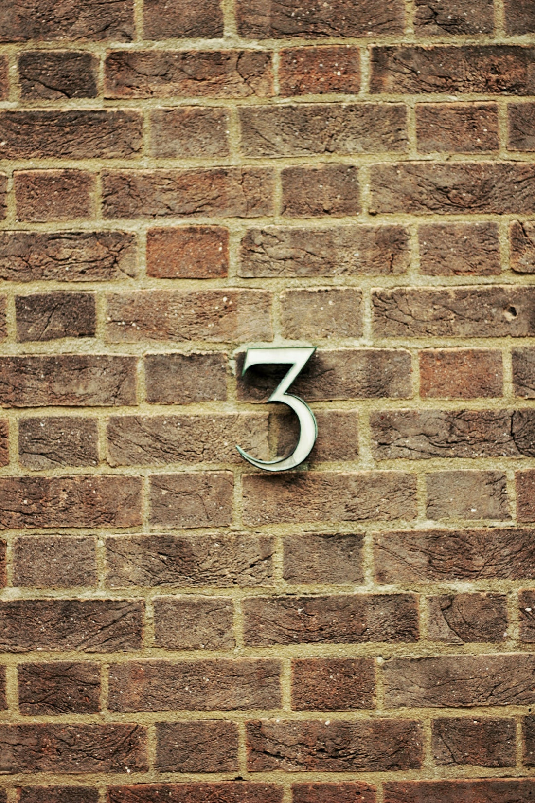 Discovering the Charm of Brick on a Wall: A Detailed Guide to Aesthetic Enhancements with Red Bricks and More - JJ Building Materials