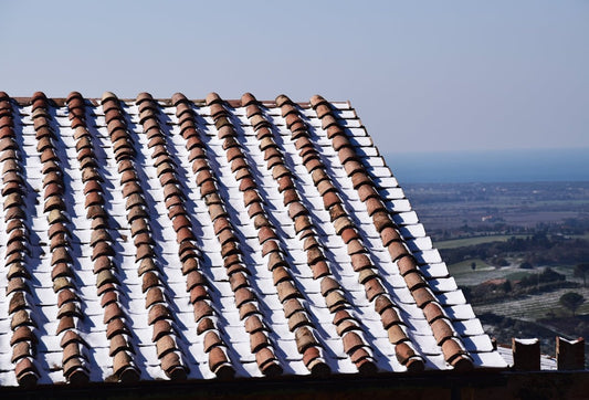 Exploring the Best Features of Redland Roof Tiles and BMI Redland Mini-Stonewold Interlocking Concrete Options - JJ Building Materials