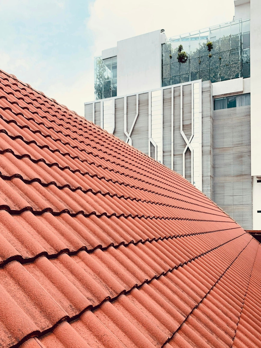 Exploring the Craft and Colour Variety of Redland Roof Tiles with BMI Redland Concrete Plain Eave Top Tile - JJ Building Materials