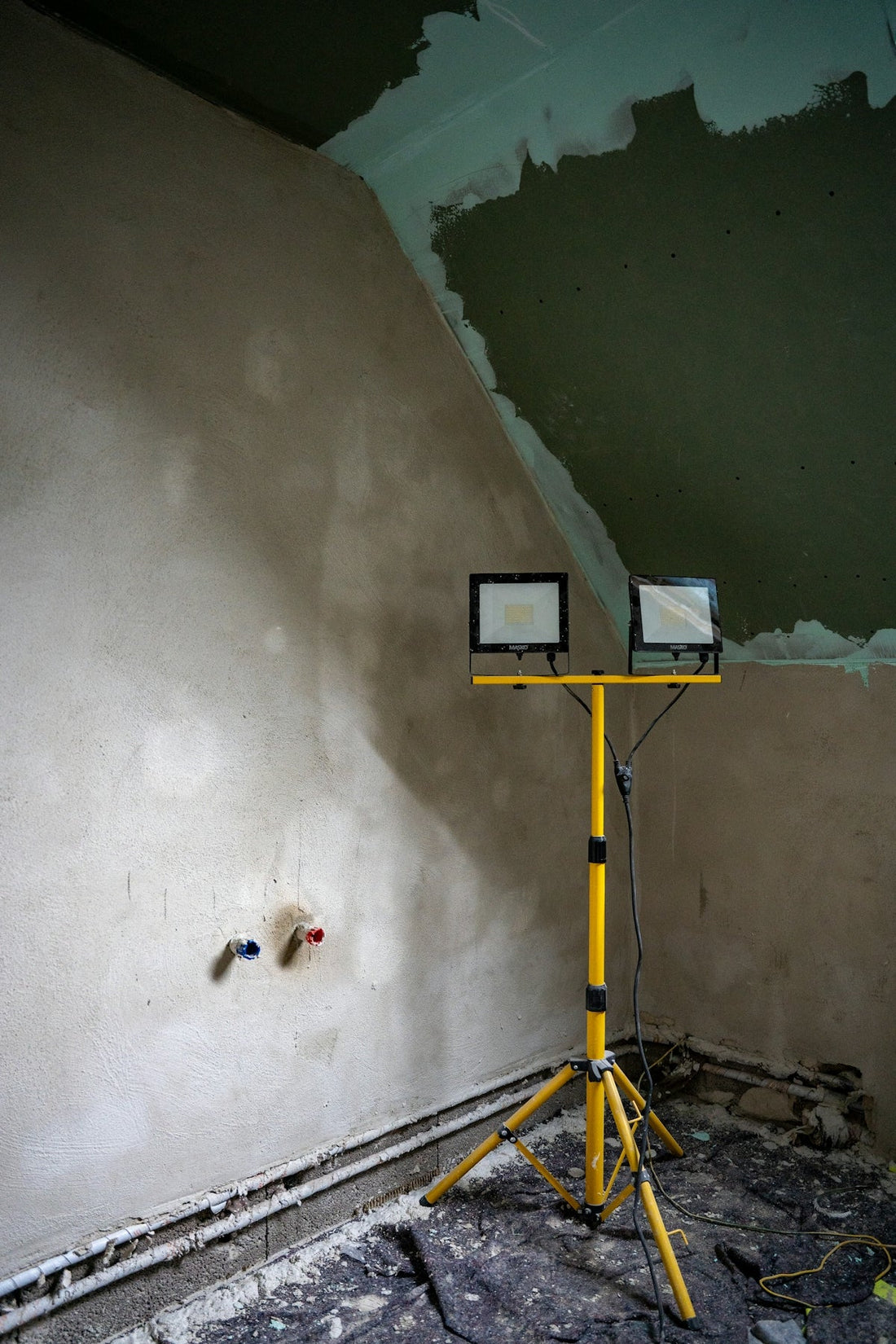 Problem-Solving with Plasterboard Boards: Common Installation Issues and How to Fix Them - JJ Building Materials