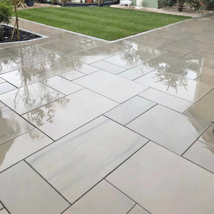 Aravalli Grey Indian 20mm Sandstone Paving Slabs - Sawn & Honed - Patio Kit