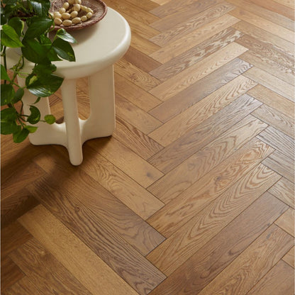 Chesterfield Oak Brushed Fusion Hybrid Engineered Wood Flooring - 1.92m2 Pack Size | Parquet Range