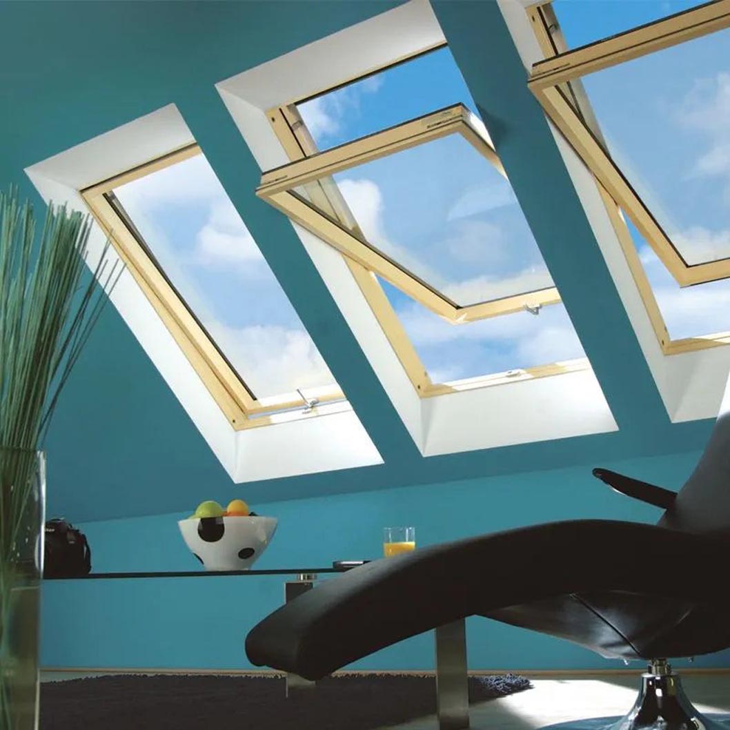 Fakro FTT U8 Pine Quadruple Glazed Centre Pivot Roof Window - JJ Building Materials