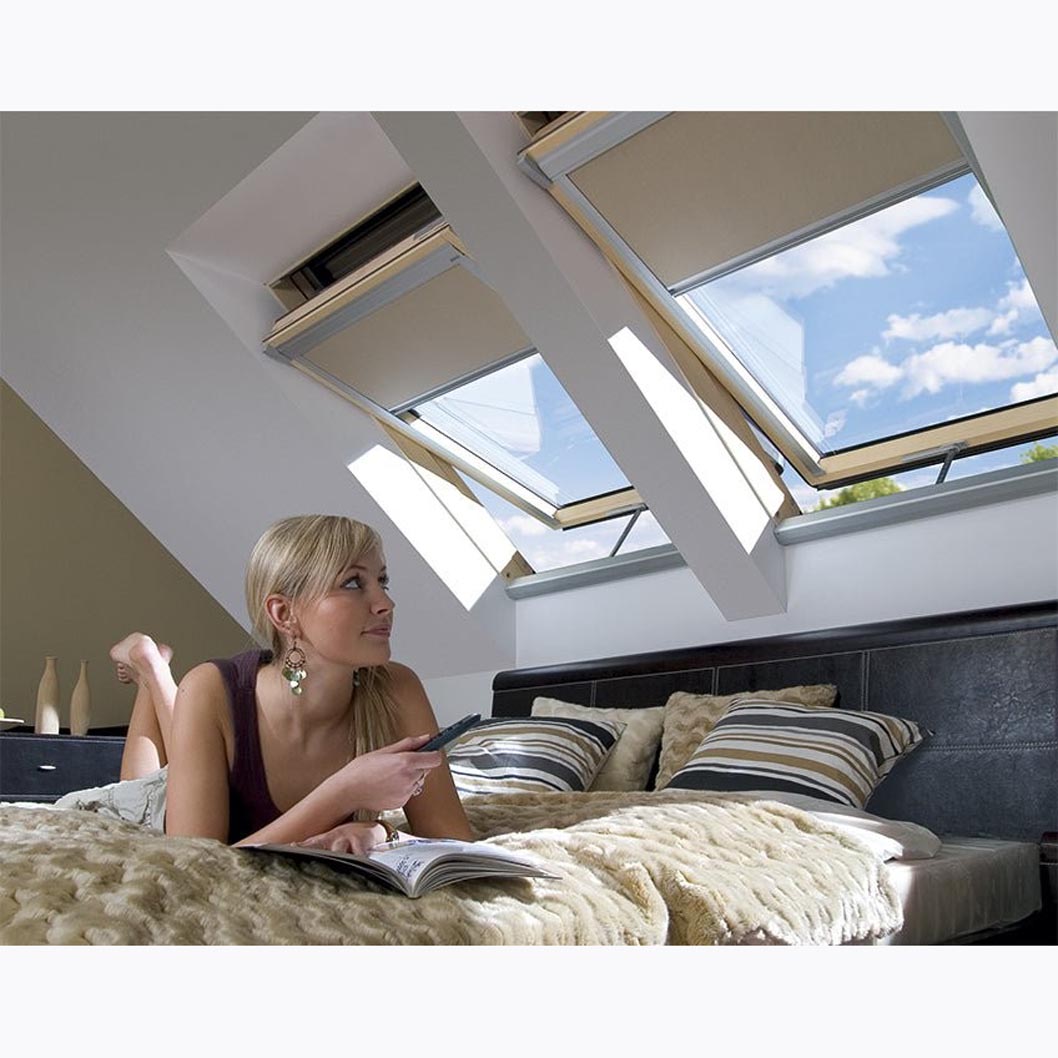 Fakro FTU-V P5 Z-Wave White PU Coated Electric Triple Glazed Centre Pivot Roof Window - JJ Building Materials