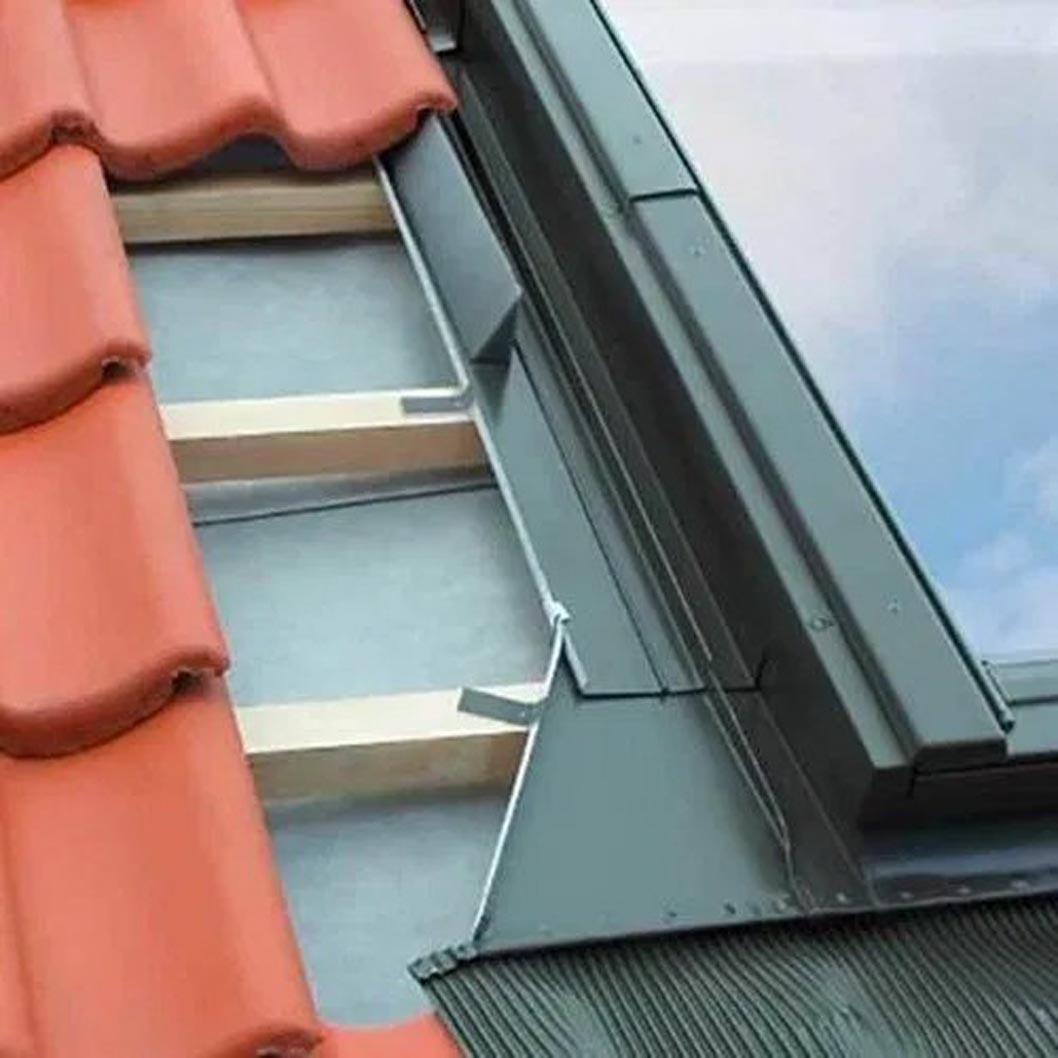 Fakro Rooflight PTP-V U3 Centre Pivot Roof Window - JJ Building Materials