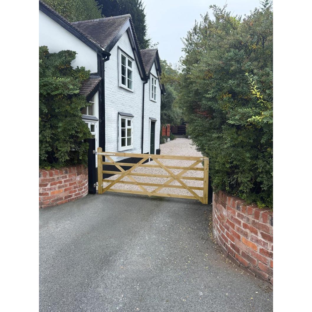 Forest Croft Prestige Gate - JJ Building Materials