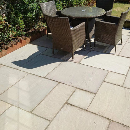 Imperial Green Indian 22mm Sandstone Paving Slabs - Tumbled - Patio Kit