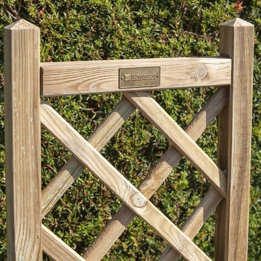 Rowlinson Square Wooden Planter & Lattice - JJ Building Materials
