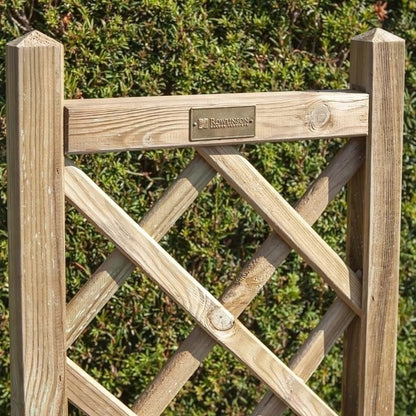 Rowlinson Square Wooden Planter & Lattice - JJ Building Materials