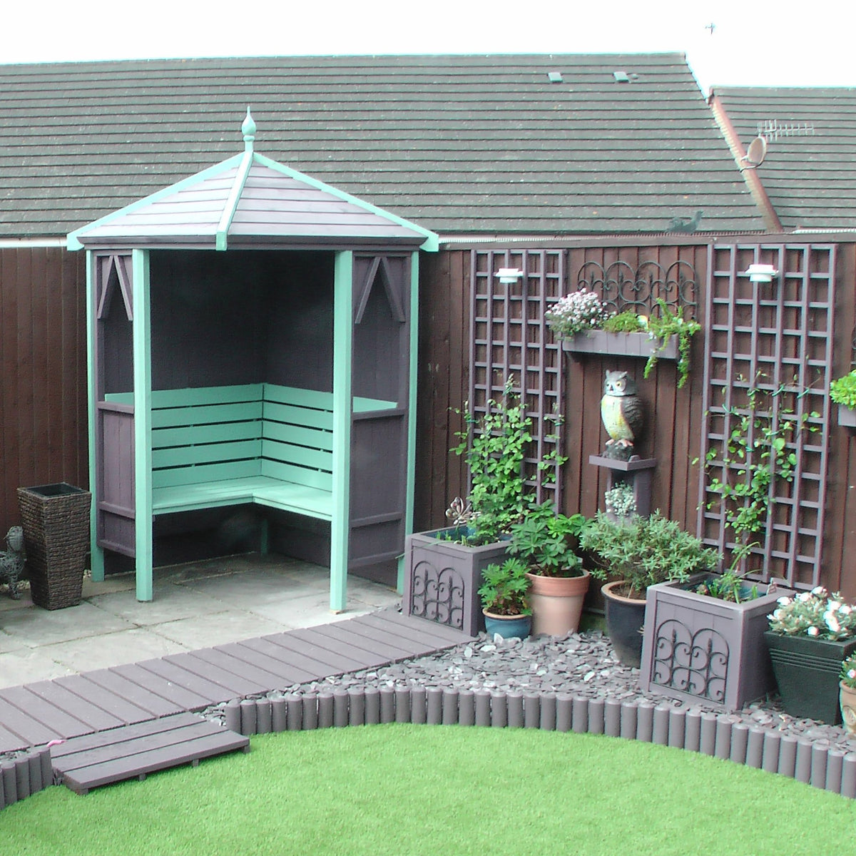 Shire 4x4ft Honeysuckle Corner Arbour - JJ Building Materials