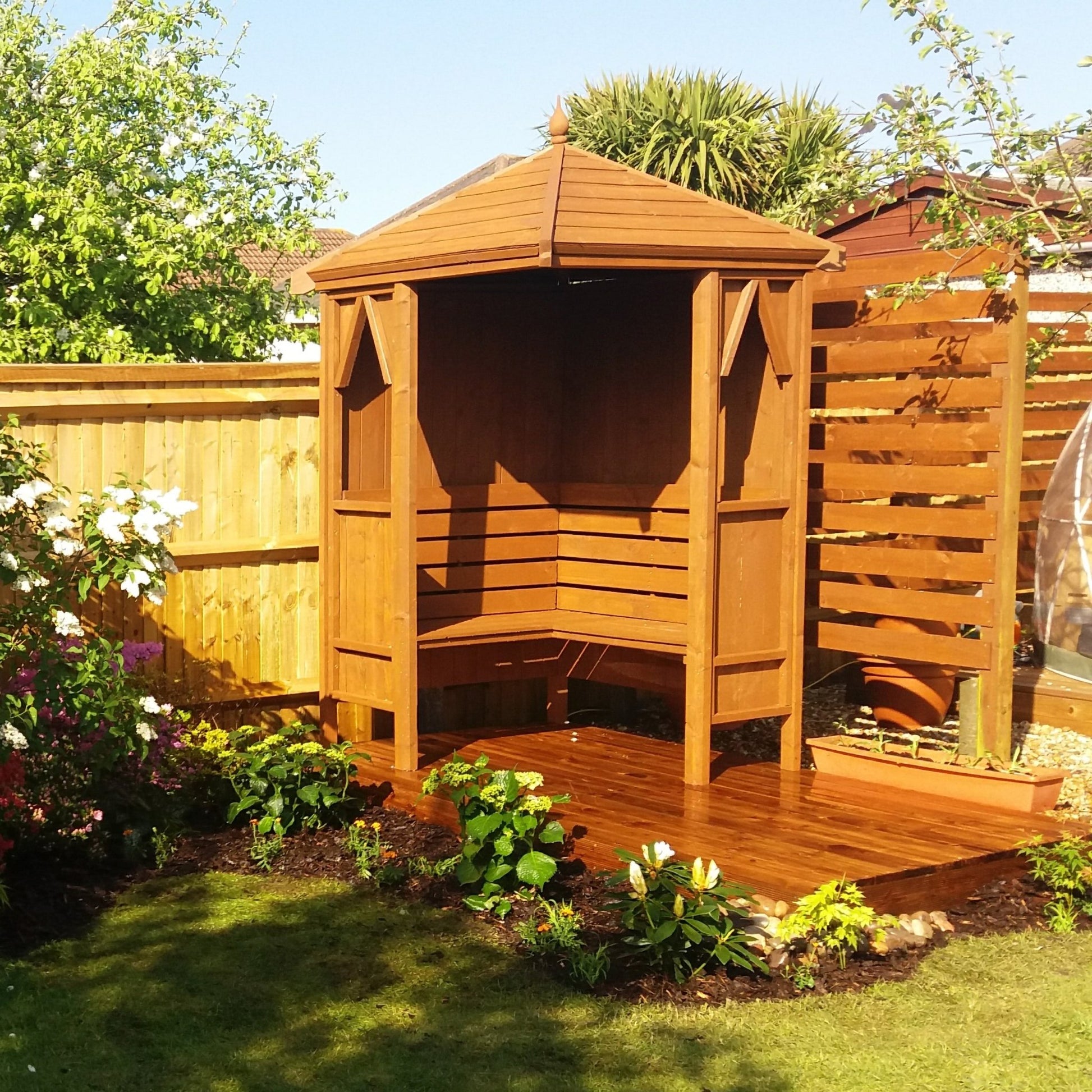 Shire 4x4ft Honeysuckle Corner Arbour - JJ Building Materials