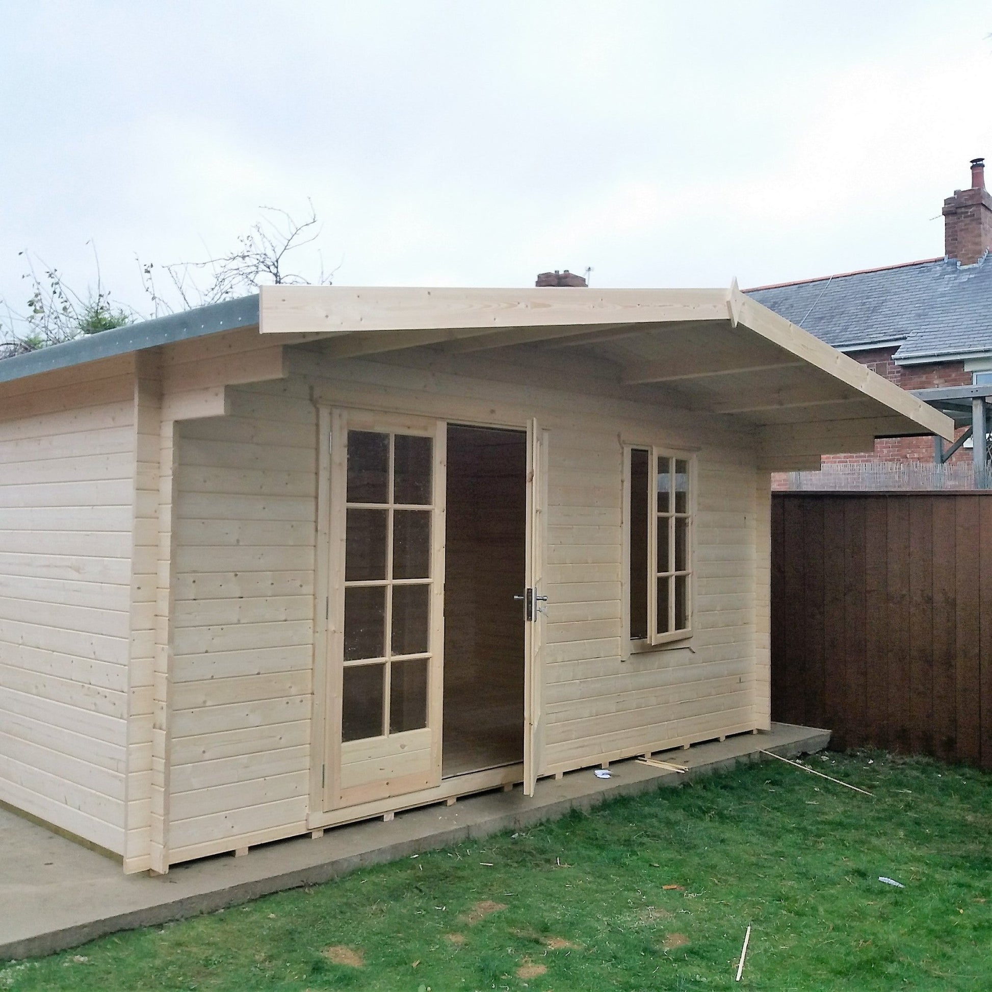 Shire Glenmore Log Cabin With 28mm Log Thickness - JJ Building Materials