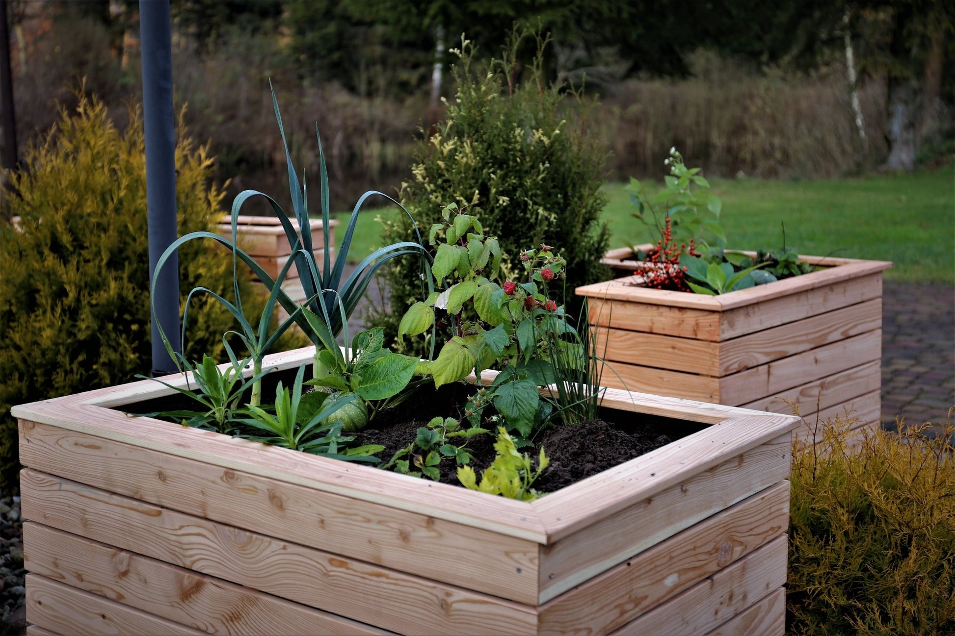 Shire Irena Larch Planter - JJ Building Materials