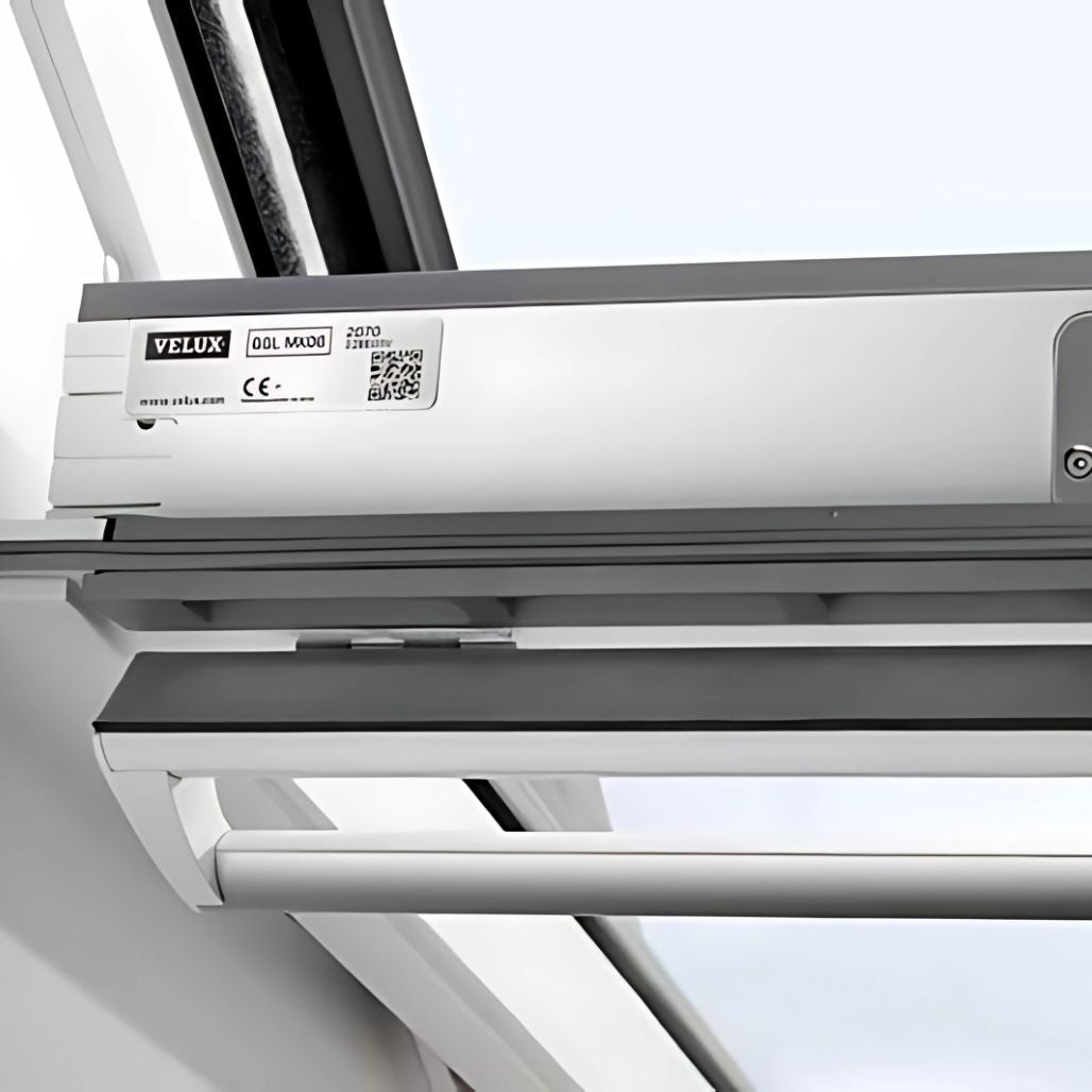 Velux GGL 2070 White Painted Pine Centre Pivot Roof Window - JJ Building Materials