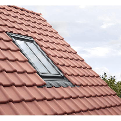 VELUX GGL Conservation Centre Pivot White Painted Roof Window - JJ Building Materials